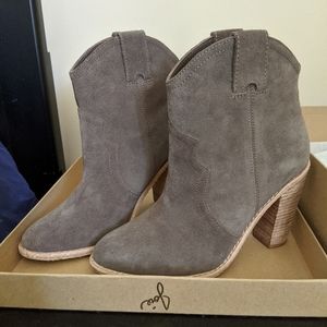Joie 'Monte' Western suede boots taupe size 6